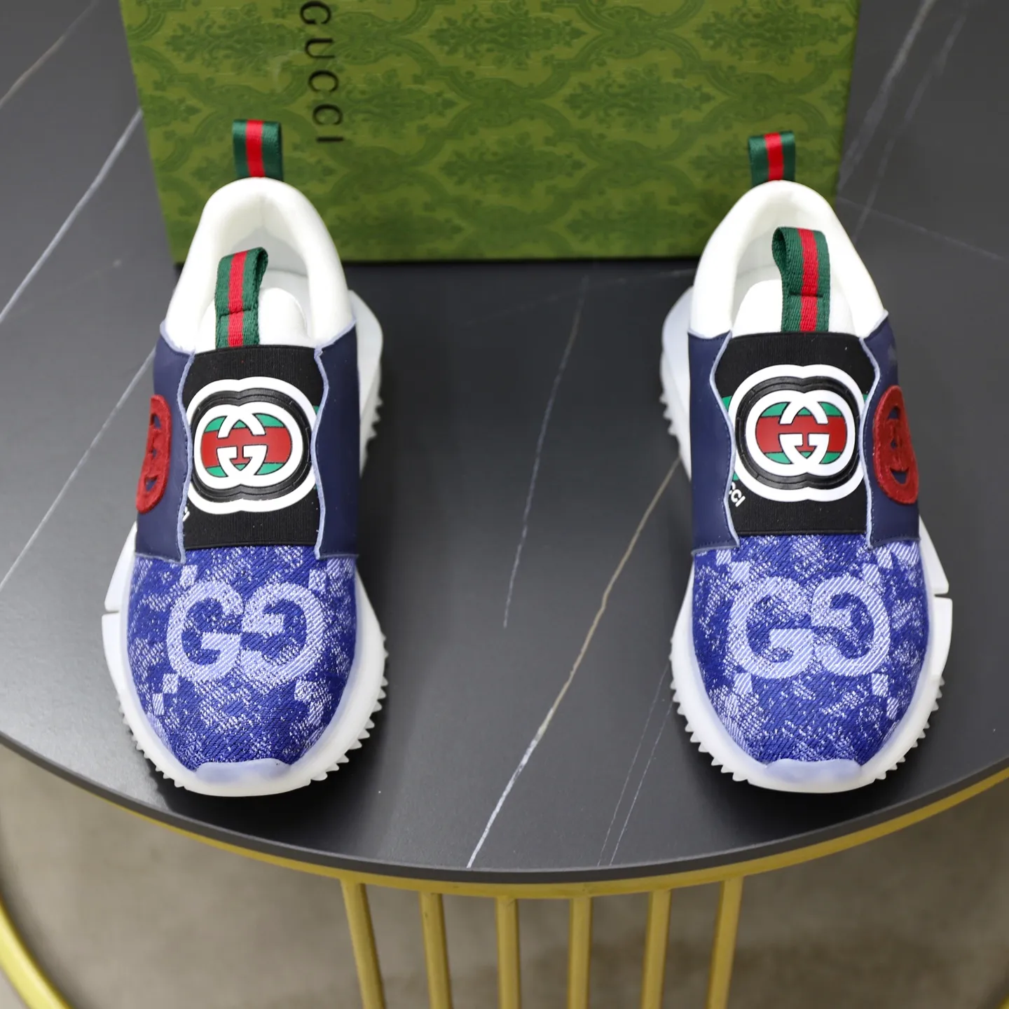Ex-factory price: 462💰🙅‍♂️🙅‍♂️🙅‍♂️ Brand: GUCCI Standard code: 38-44 (45 customized) Grade: Same as the official website Material: Original cowhide material spliced with brand cloth Comfortable and breathable lining Lightweight and wear-resistant sports outsole Style category: Men's fashionable casual shoes Running sports shoes Distinguished luxury brand elements Top luxury color: actual picture color